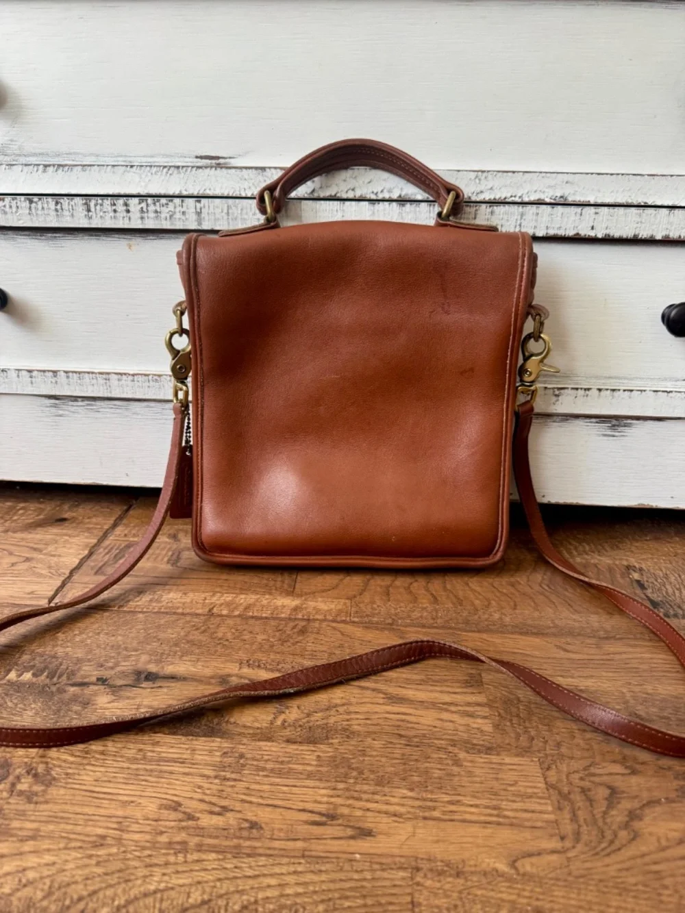 Vintage Coach Station Crossbody Turn lock 5130 British Tan Leather 1990s USA - Picture 4 of 14